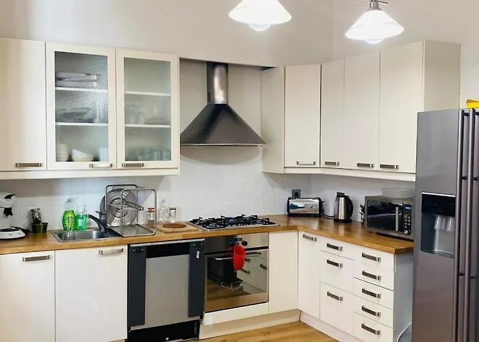 La Notre Dame Conciergerie Leroy Villa